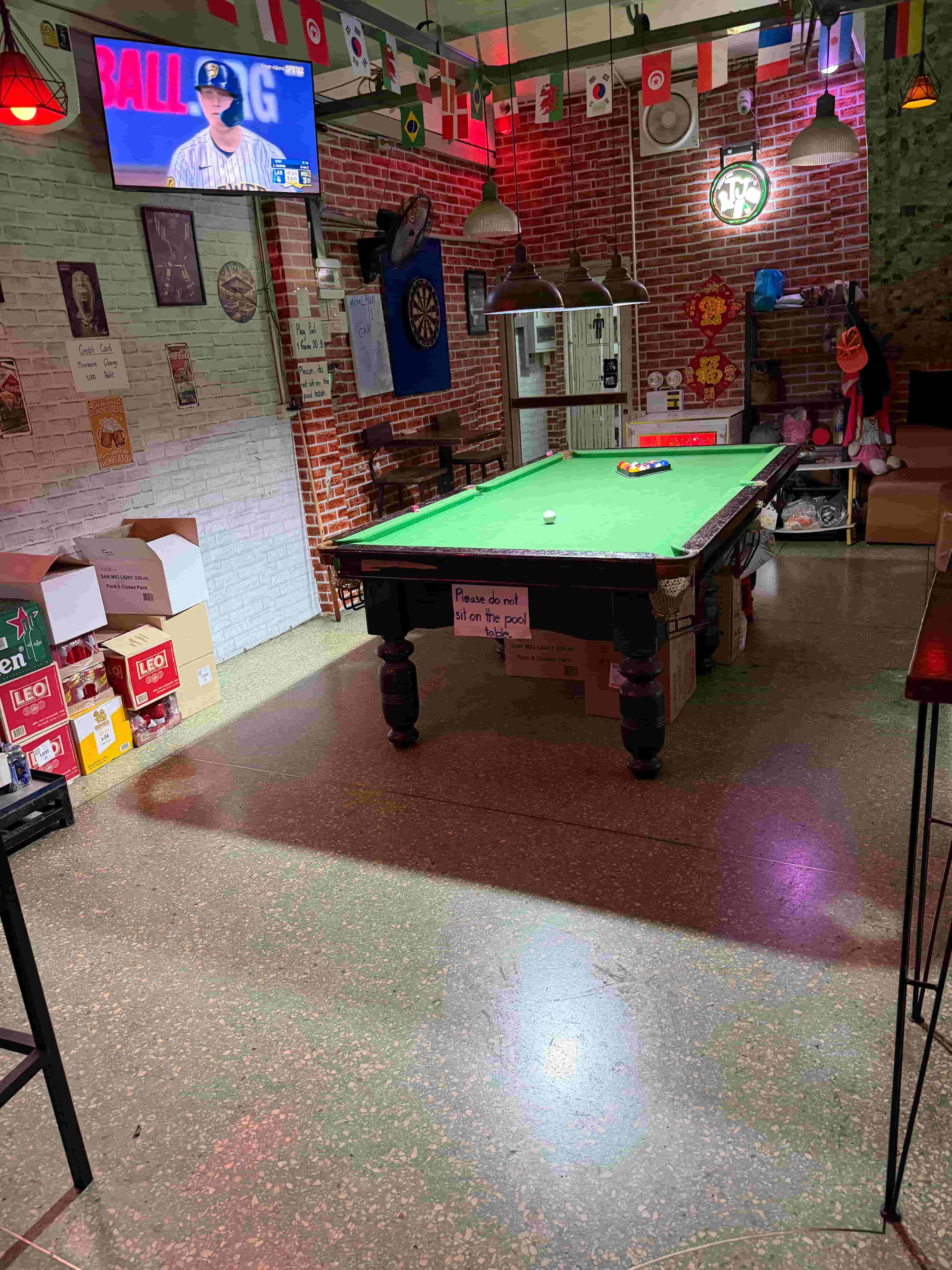 Pool table at TJ's Sports Bar, Sukhumvit Soi 22 Bangkok