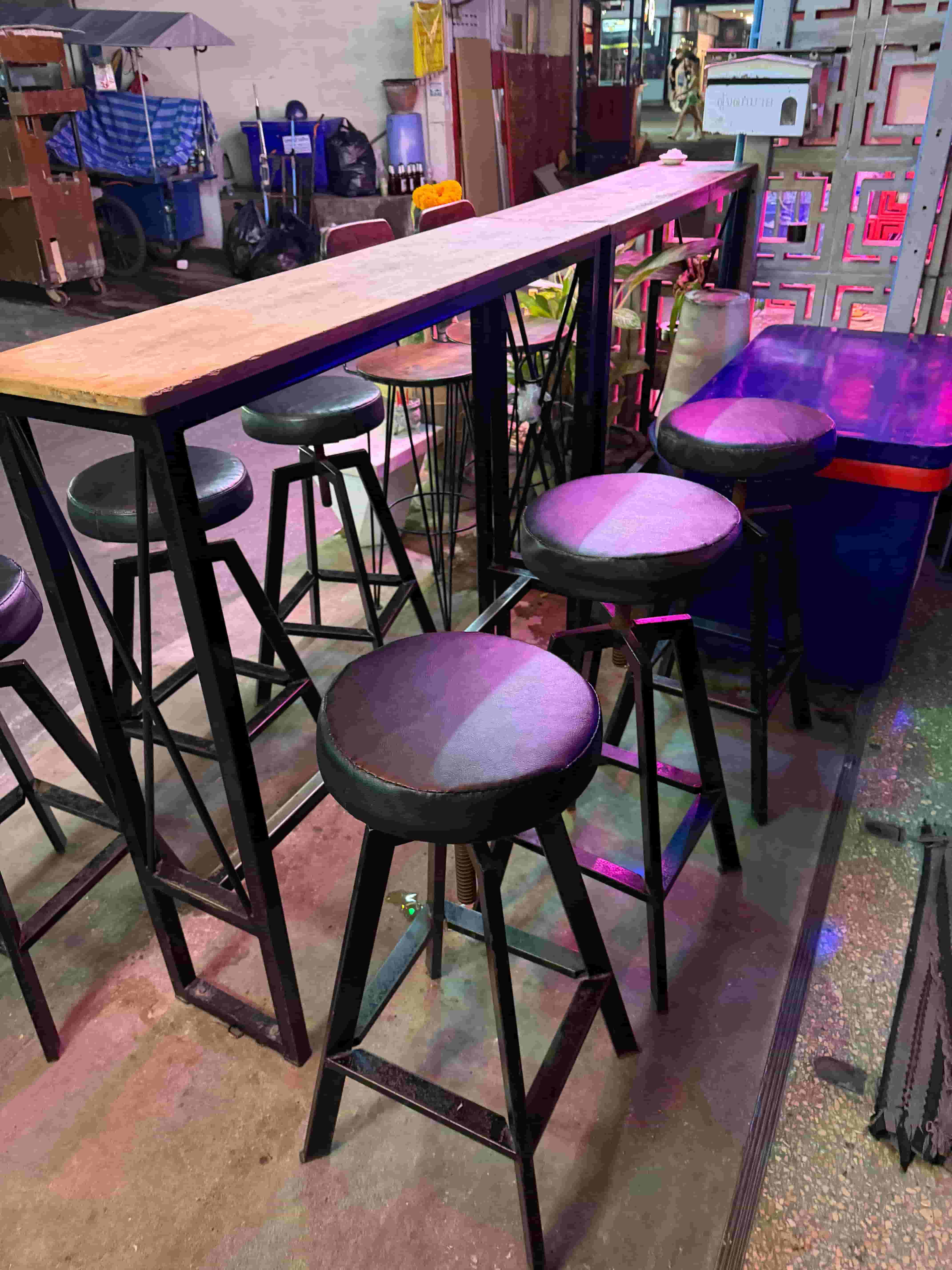 Relaxed late-night atmosphere at TJ's Sports Bar Bangkok